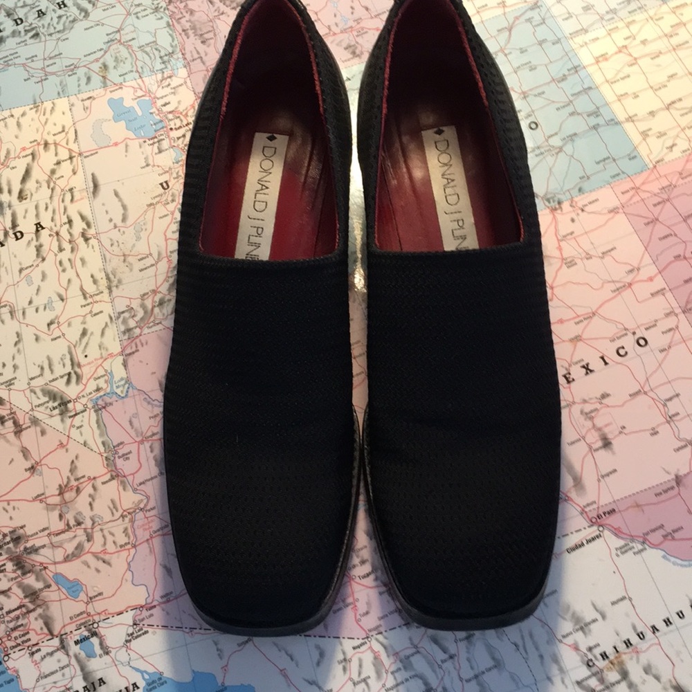 Donald J Pliner Black Shoe